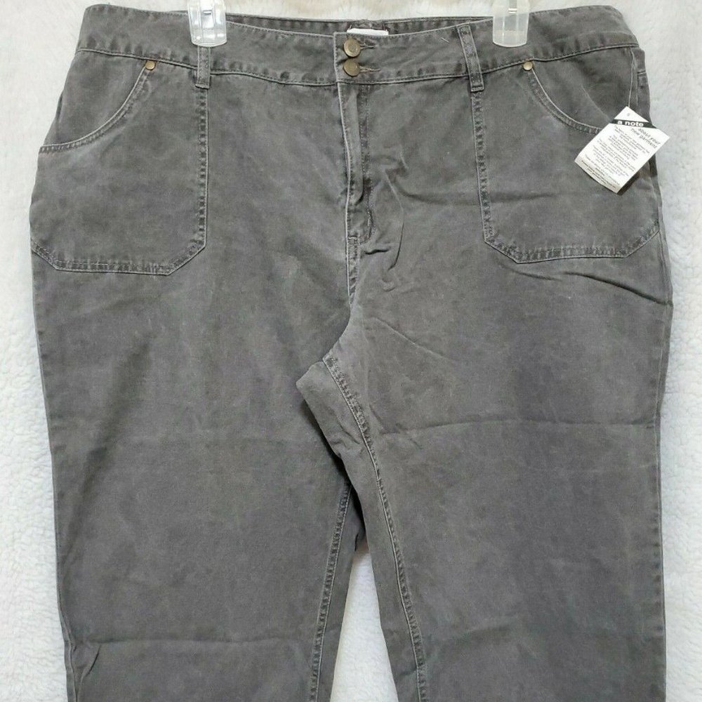 Only Necessities NWT Blackish Gray Jean Capri Pants Size 24W